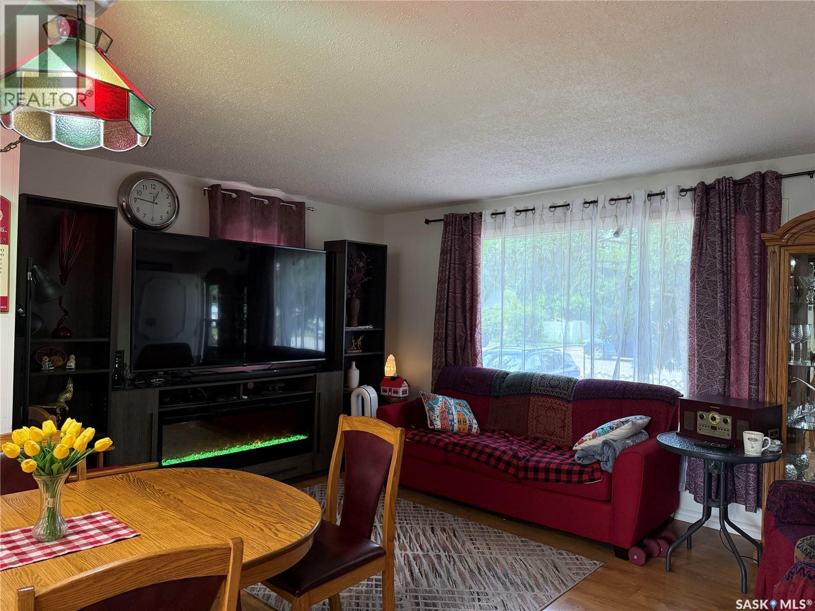 704 1st Avenue, Loon Lake, Saskatchewan  S0M 1L0 - Photo 7 - SK022405