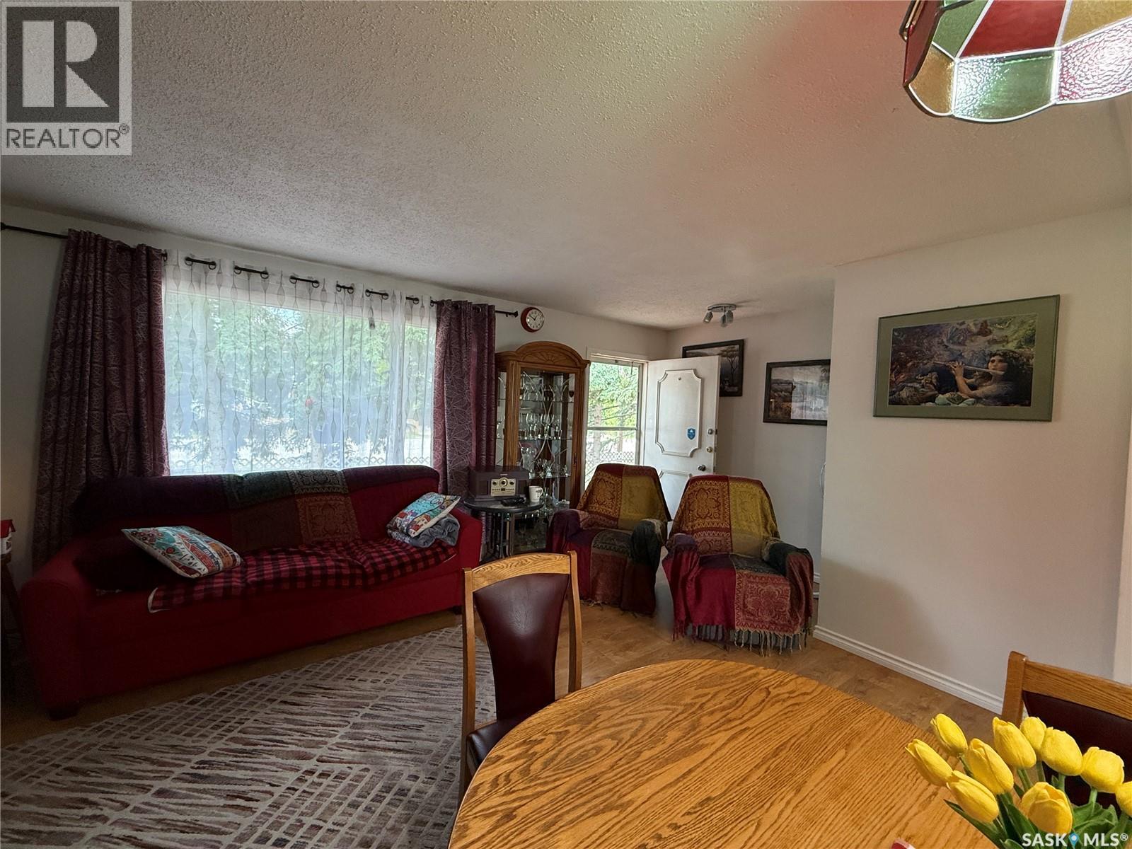 704 1st Avenue, Loon Lake, Saskatchewan  S0M 1L0 - Photo 8 - SK022405