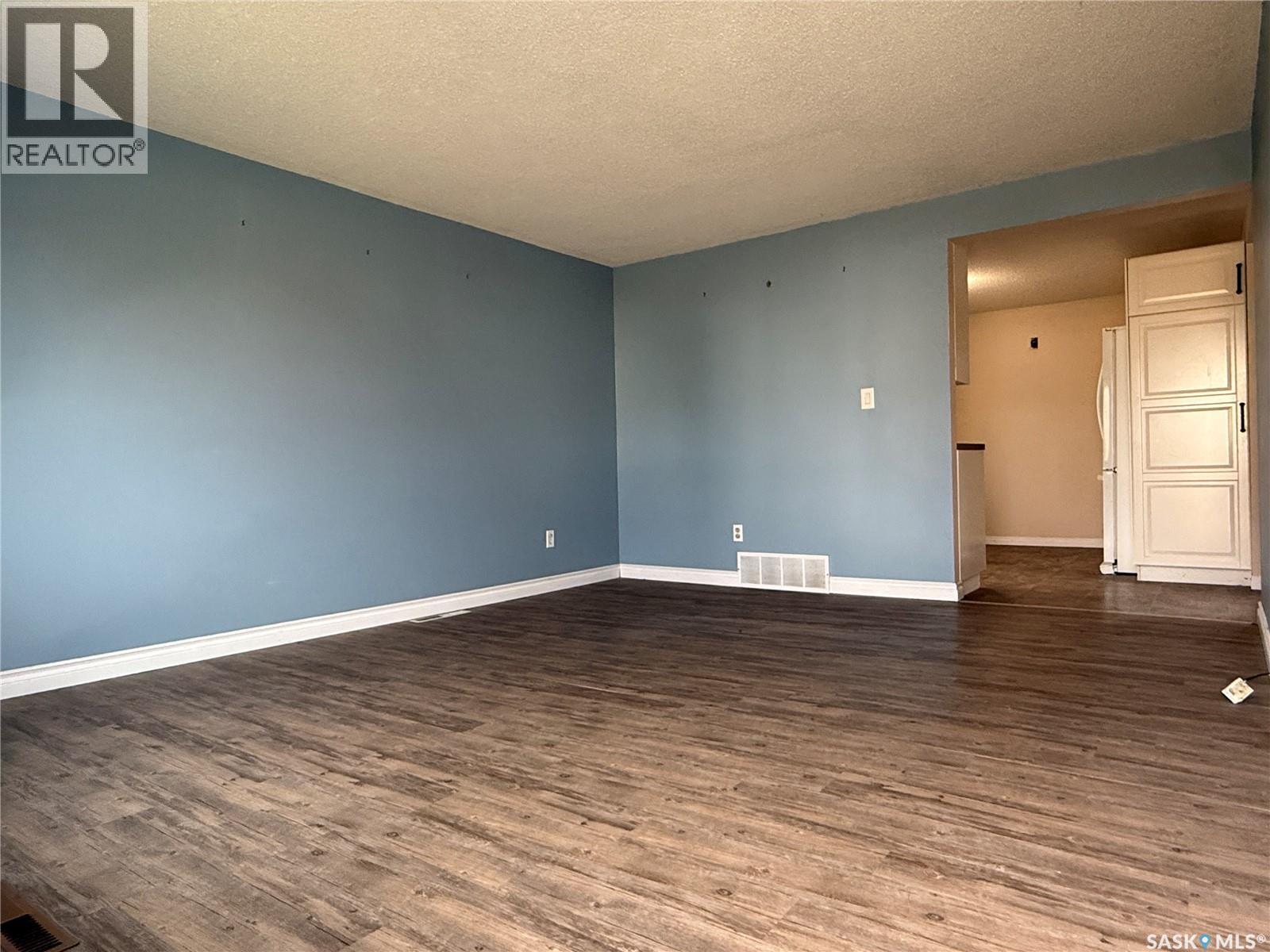 359 4th Avenue W, Melville, Saskatchewan  S0A 2P0 - Photo 15 - SK022377