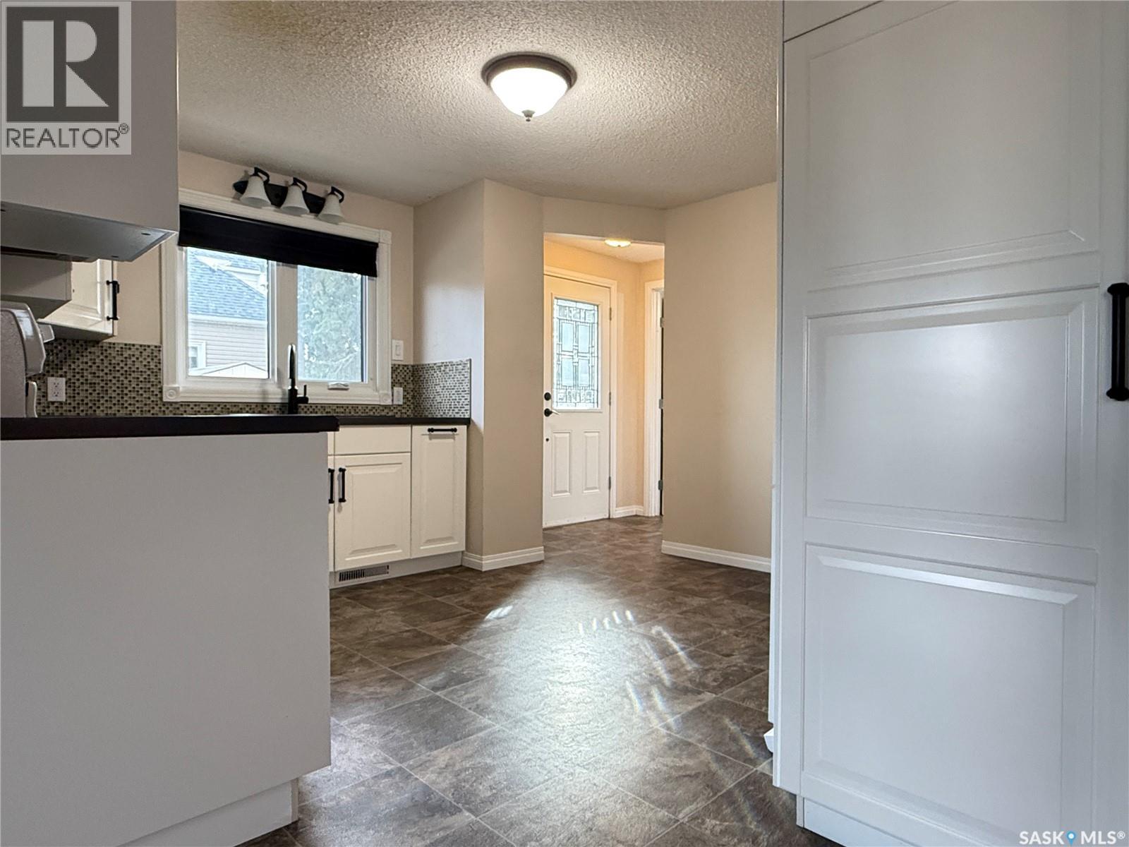 359 4th Avenue W, Melville, Saskatchewan  S0A 2P0 - Photo 16 - SK022377