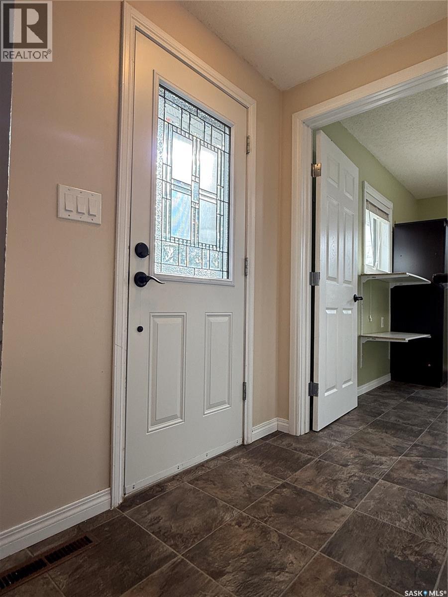 359 4th Avenue W, Melville, Saskatchewan  S0A 2P0 - Photo 17 - SK022377