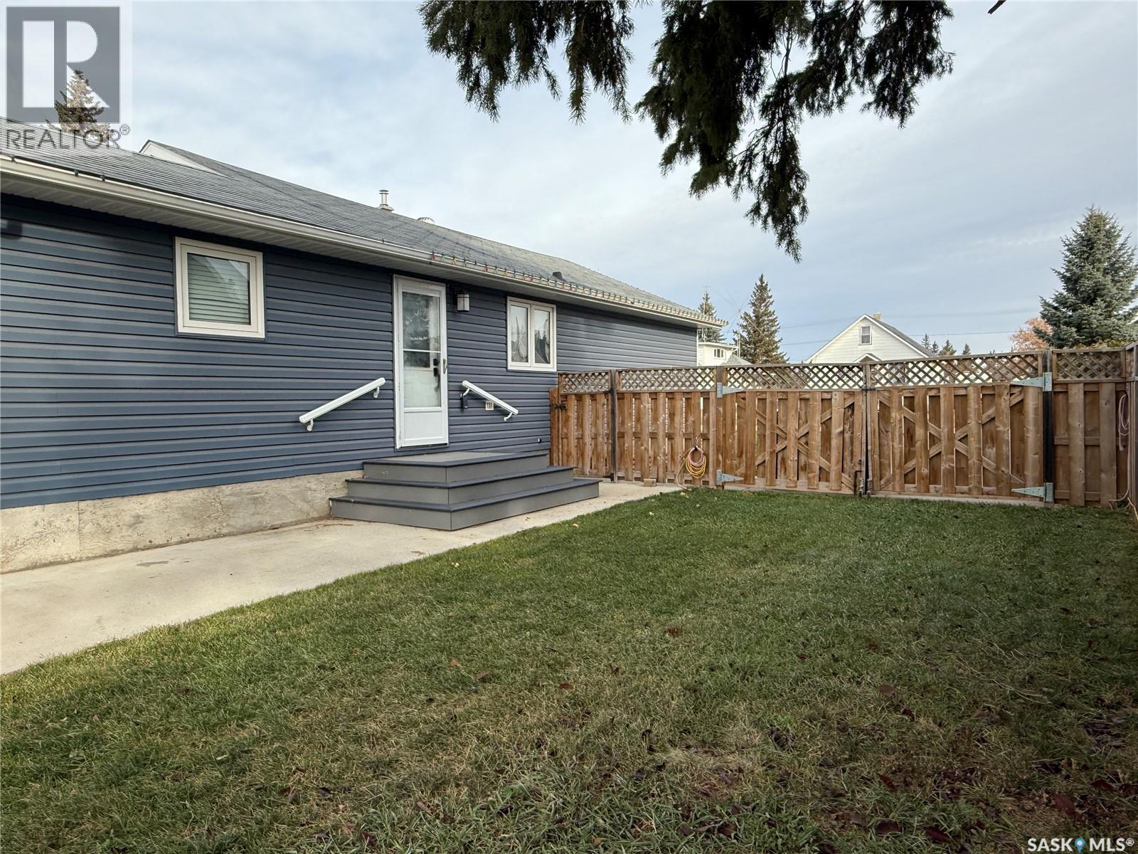 359 4th Avenue W, Melville, Saskatchewan  S0A 2P0 - Photo 28 - SK022377