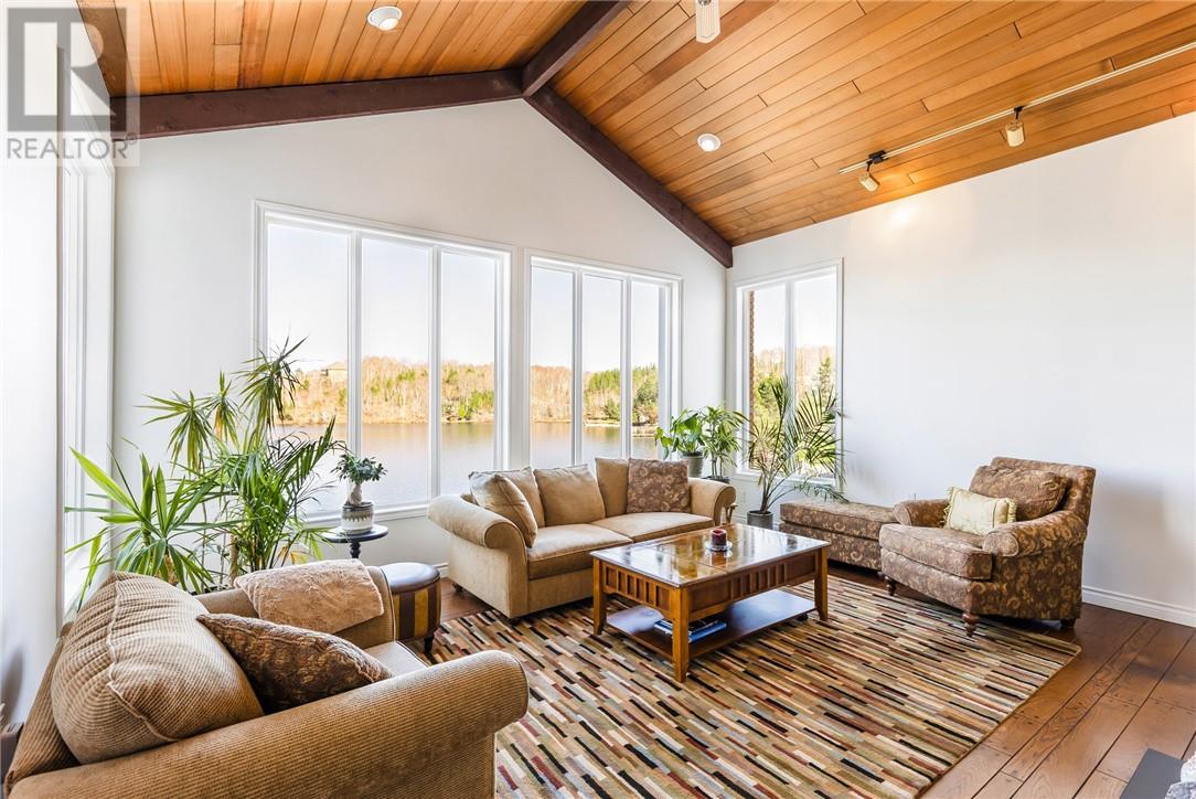 2100 South Bay Road, Sudbury, Ontario  P3E 6H7 - Photo 11 - 2122308