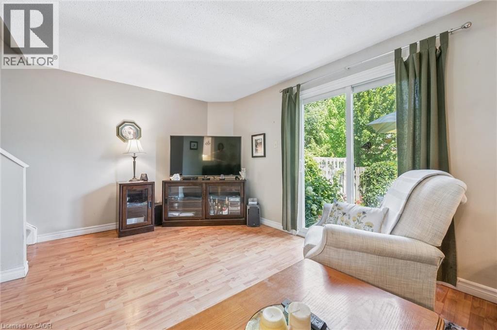 40 Silvercreek Parkway N Unit# 30, Guelph, Ontario  N1H 7X5 - Photo 6 - 40785840