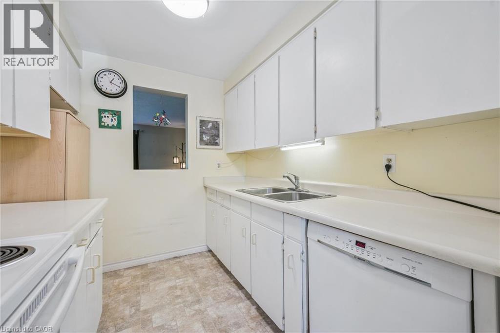 40 Silvercreek Parkway N Unit# 30, Guelph, Ontario  N1H 7X5 - Photo 9 - 40785840