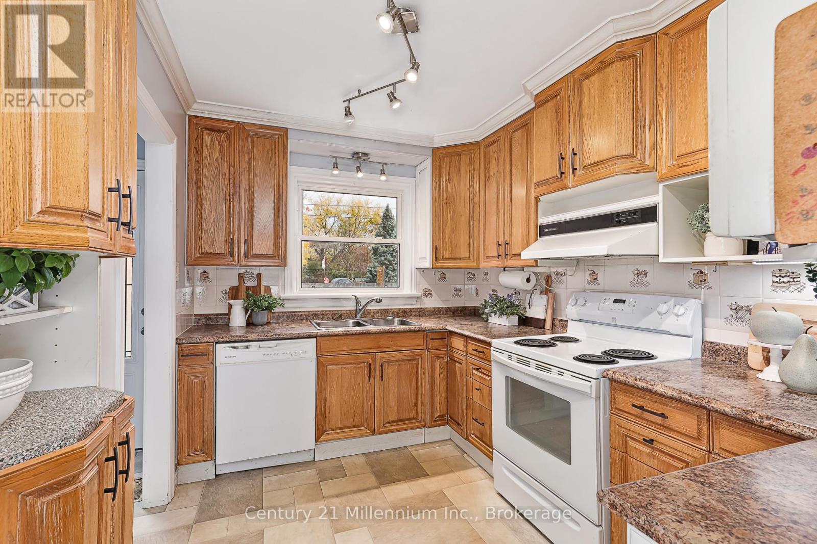 68 Alice Street, Collingwood, Ontario  L9Y 3S1 - Photo 8 - S12511680