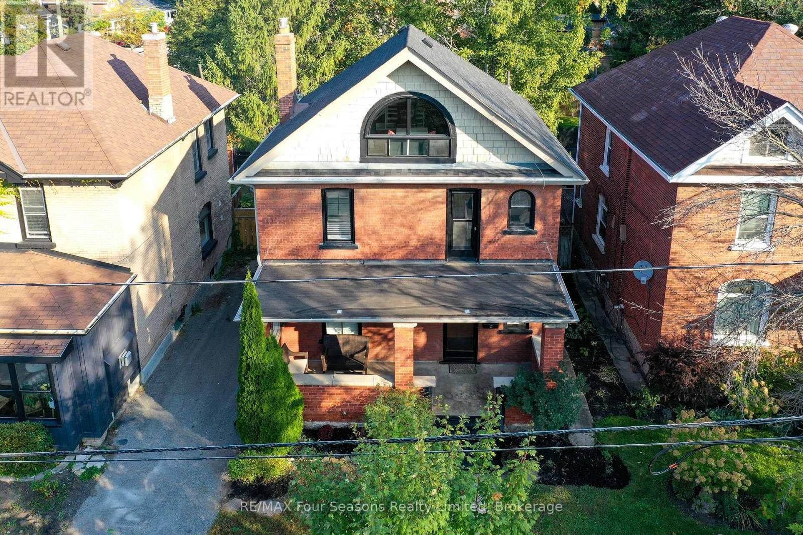 143 Fourth Street W, Collingwood, Ontario L9Y 1R6 - Photo 2 - S12511694