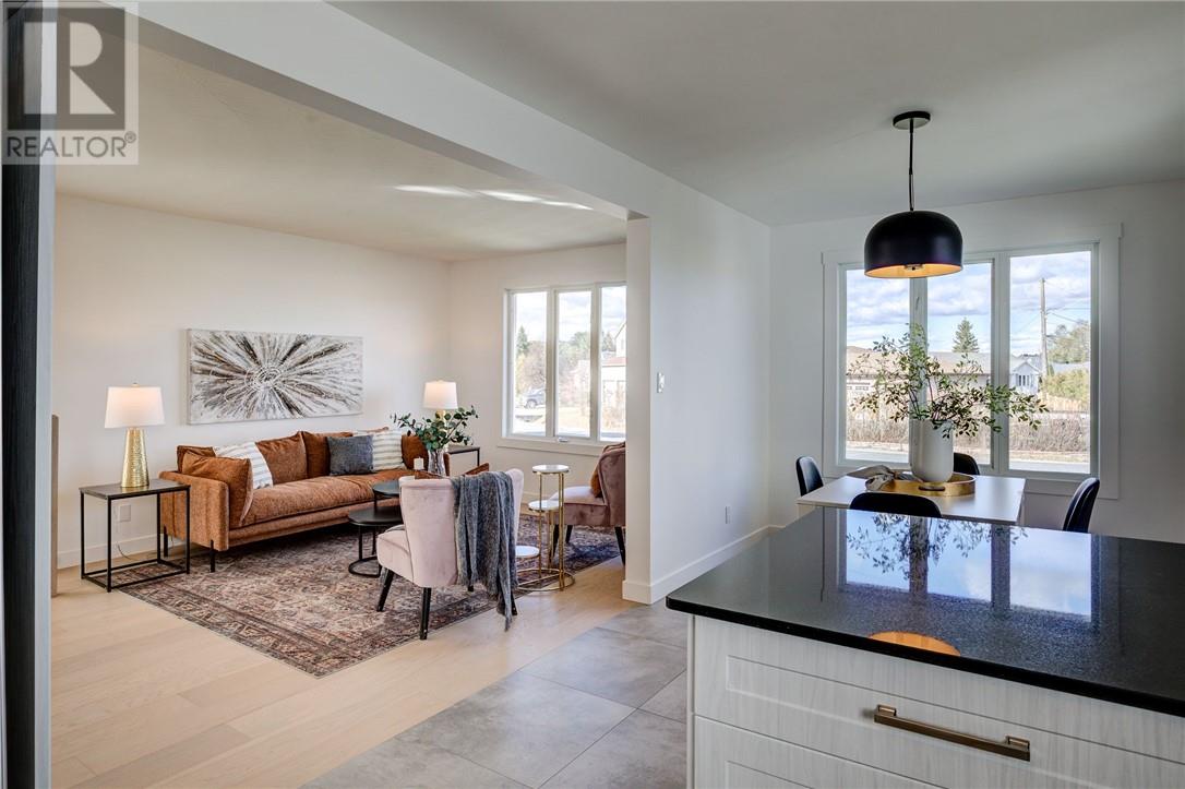 221 Ray Street, Wahnapitae, Ontario P0M 3C0 - Photo 11 - 2125513