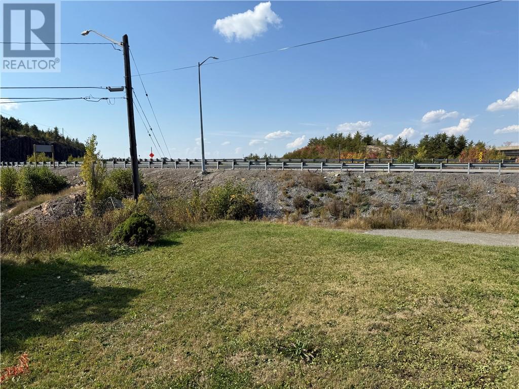 906 Goodview Road, Sudbury, Ontario  P3G 1B5 - Photo 5 - 2125478