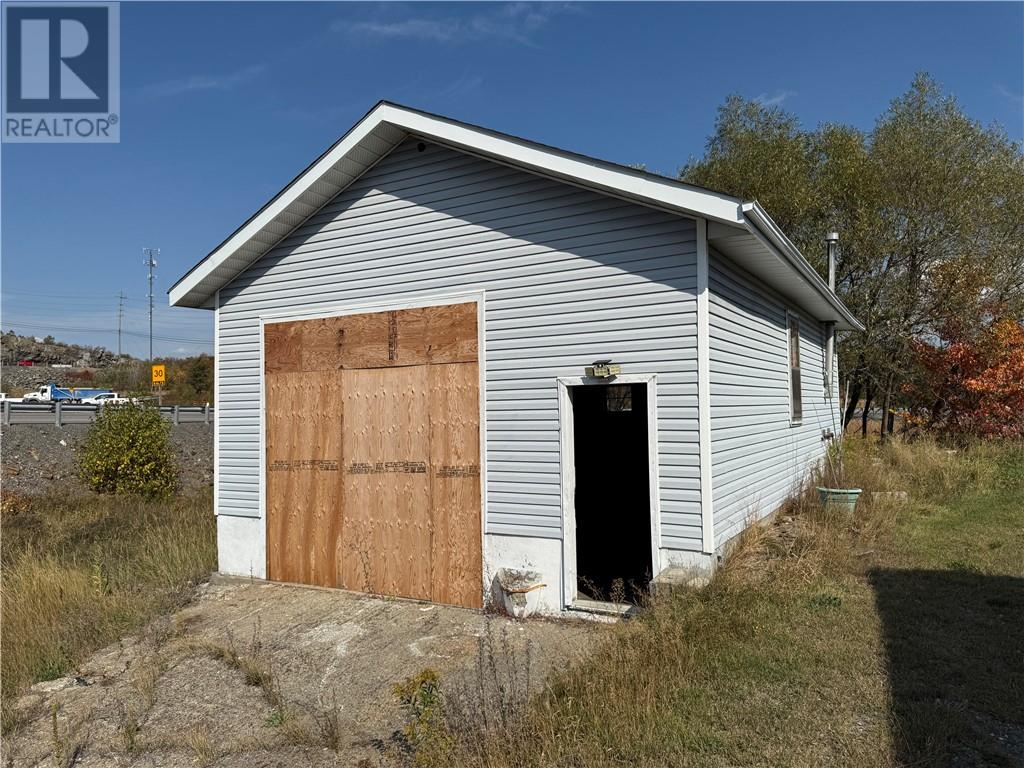 906 Goodview Road, Sudbury, Ontario  P3G 1B5 - Photo 6 - 2125478