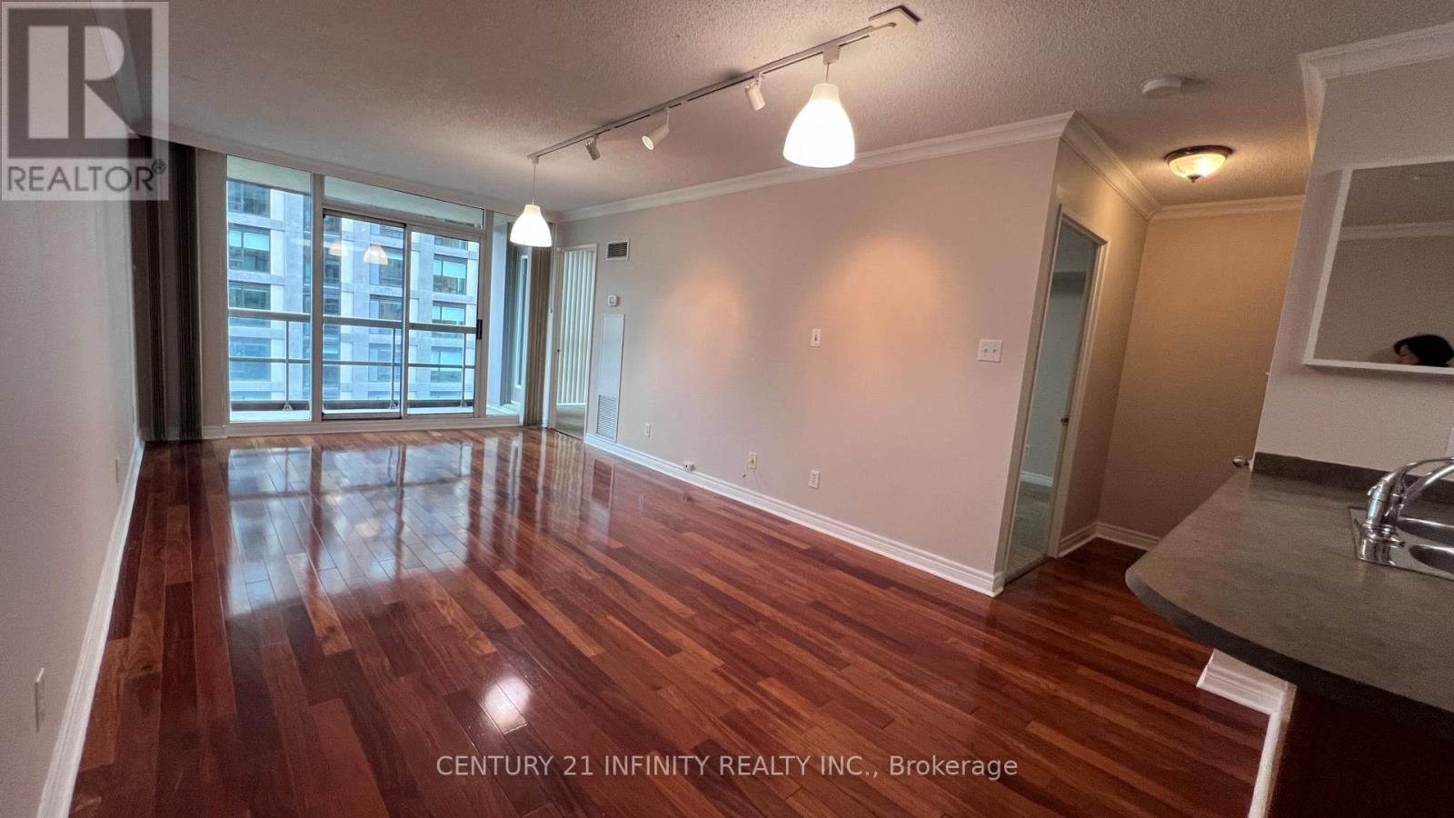 2116 - 156 Enfield Place, Mississauga (City Centre), Ontario  L5B 4L8 - Photo 10 - W12511778