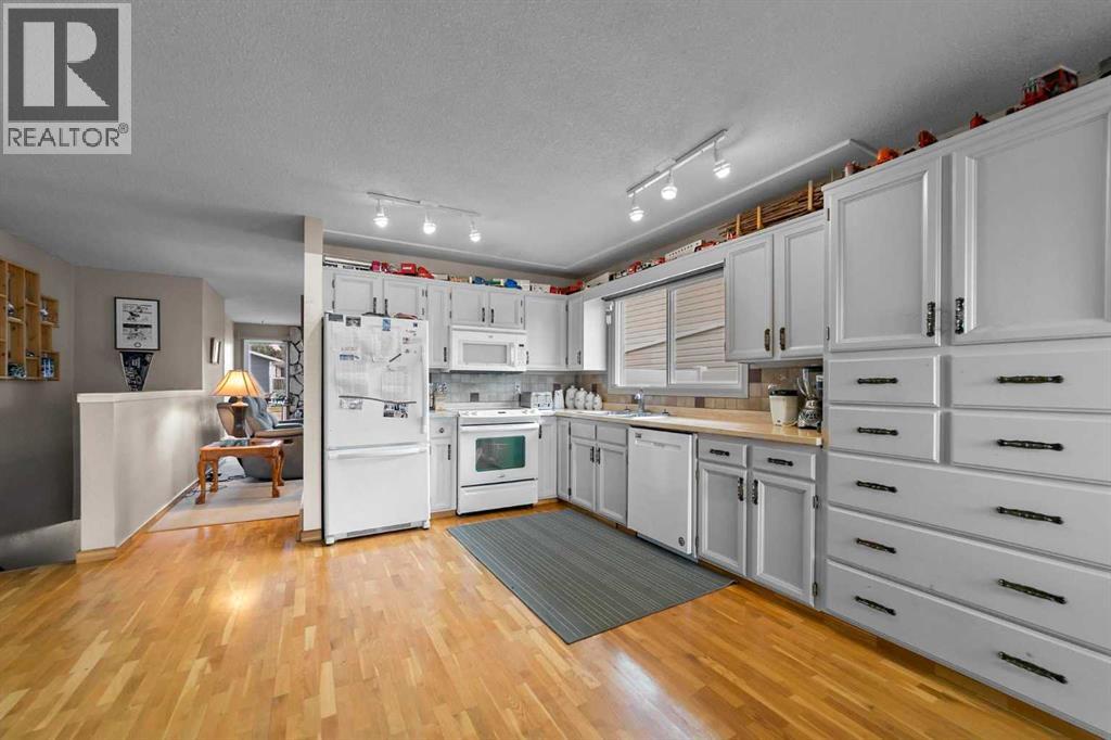 5006 65 A Street, Camrose, Alberta  T4V 3G1 - Photo 10 - A2268288