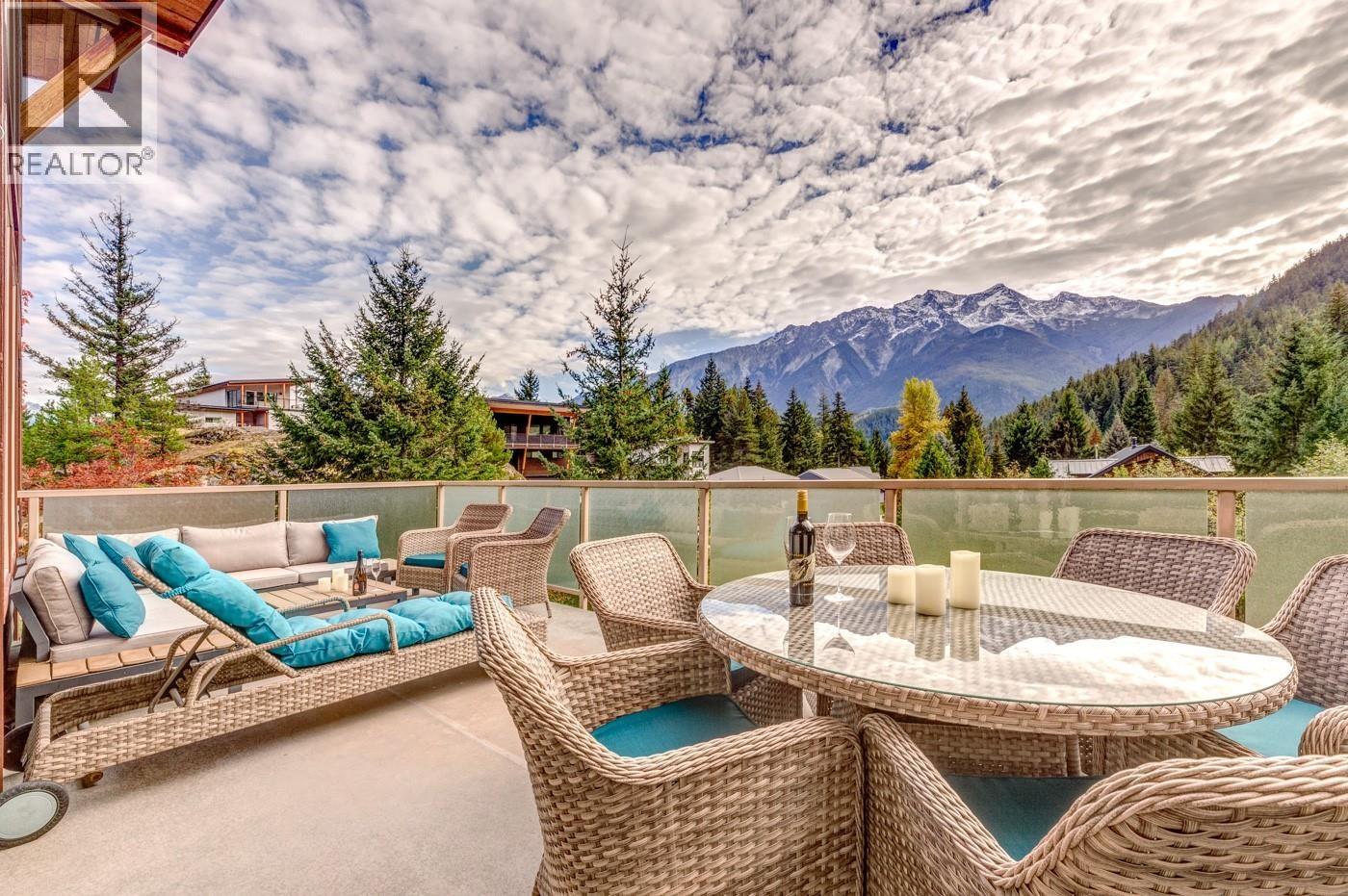 7457 Dogwood Street, Pemberton, British Columbia  V0N 2L0 - Photo 4 - R3012290