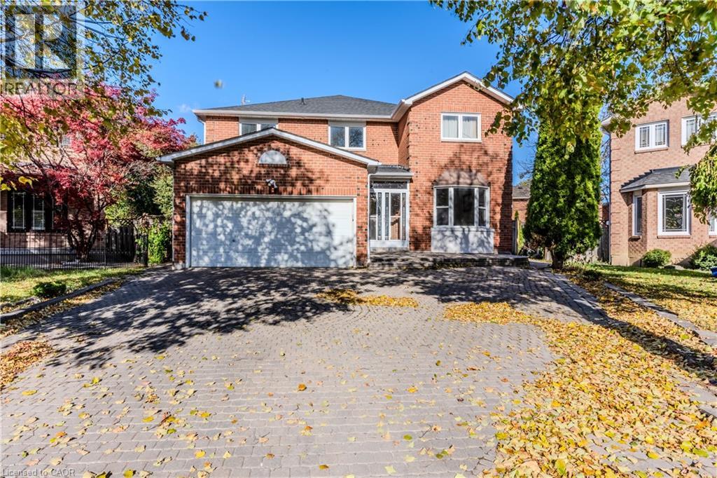 8 DINGWALL Court, brampton, Ontario