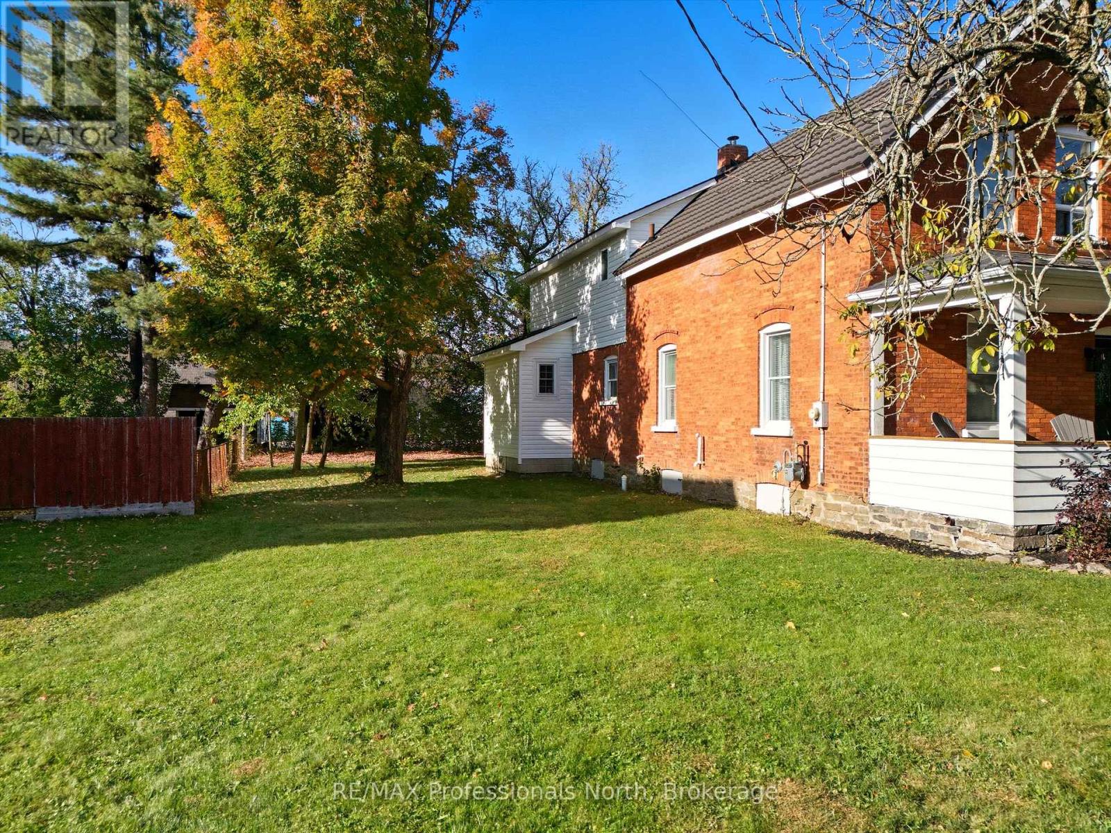 197 Dill Street, Bracebridge (Macaulay), Ontario  P1L 1E6 - Photo 3 - X12511824