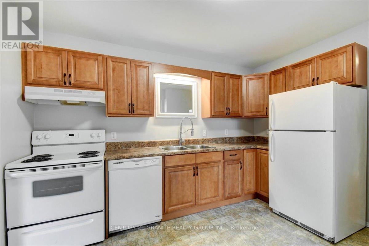 13 Monck Street, Bancroft (Bancroft Ward), Ontario  K0L 1C0 - Photo 2 - X12511654