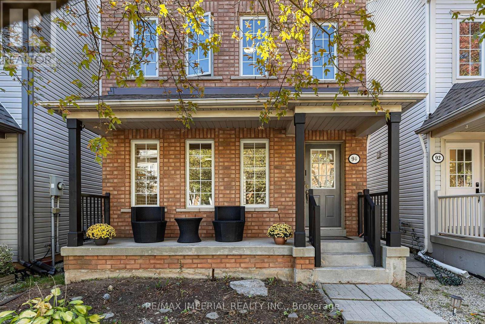 94 LITTLEWOOD DRIVE, Oakville, Ontario