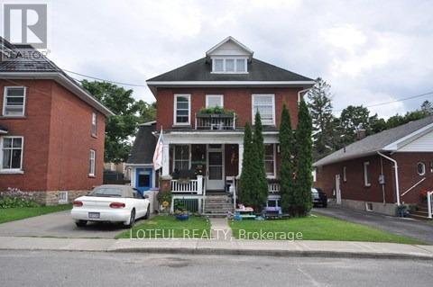 2 - 7 MONTGOMERY PLACE, Smiths Falls, Ontario