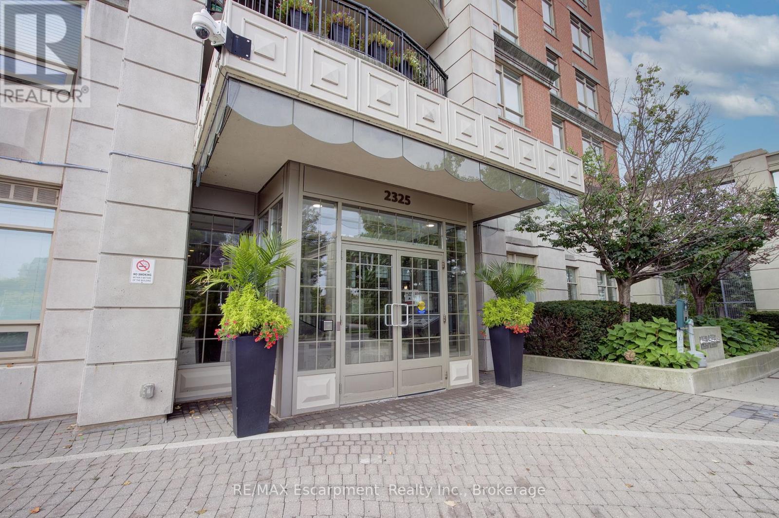 311 - 2325 Central Park Drive, Oakville, Ontario  L6H 0E2 - Photo 3 - W12511744