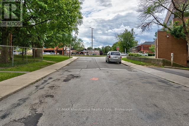 19 Oxford Street, Hamilton, Ontario  L8R 2W9 - Photo 30 - X12511832