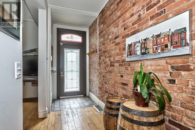 19 Oxford Street, Hamilton, Ontario  L8R 2W9 - Photo 4 - X12511832