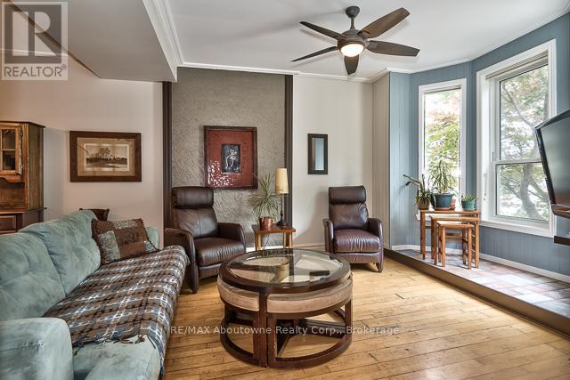 19 Oxford Street, Hamilton, Ontario  L8R 2W9 - Photo 5 - X12511832