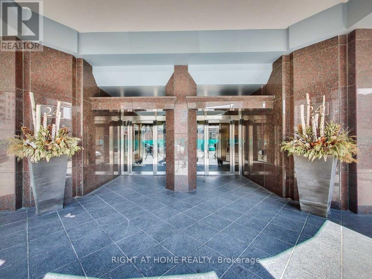 1113 - 24 Wellesley Street W, Toronto (Bay Street Corridor), Ontario  M4Y 2X6 - Photo 3 - C12511380