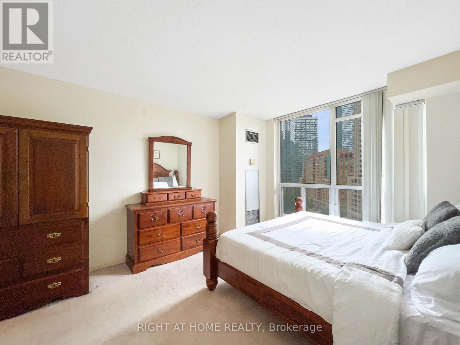 1113 - 24 Wellesley Street W, Toronto (Bay Street Corridor), Ontario  M4Y 2X6 - Photo 7 - C12511380