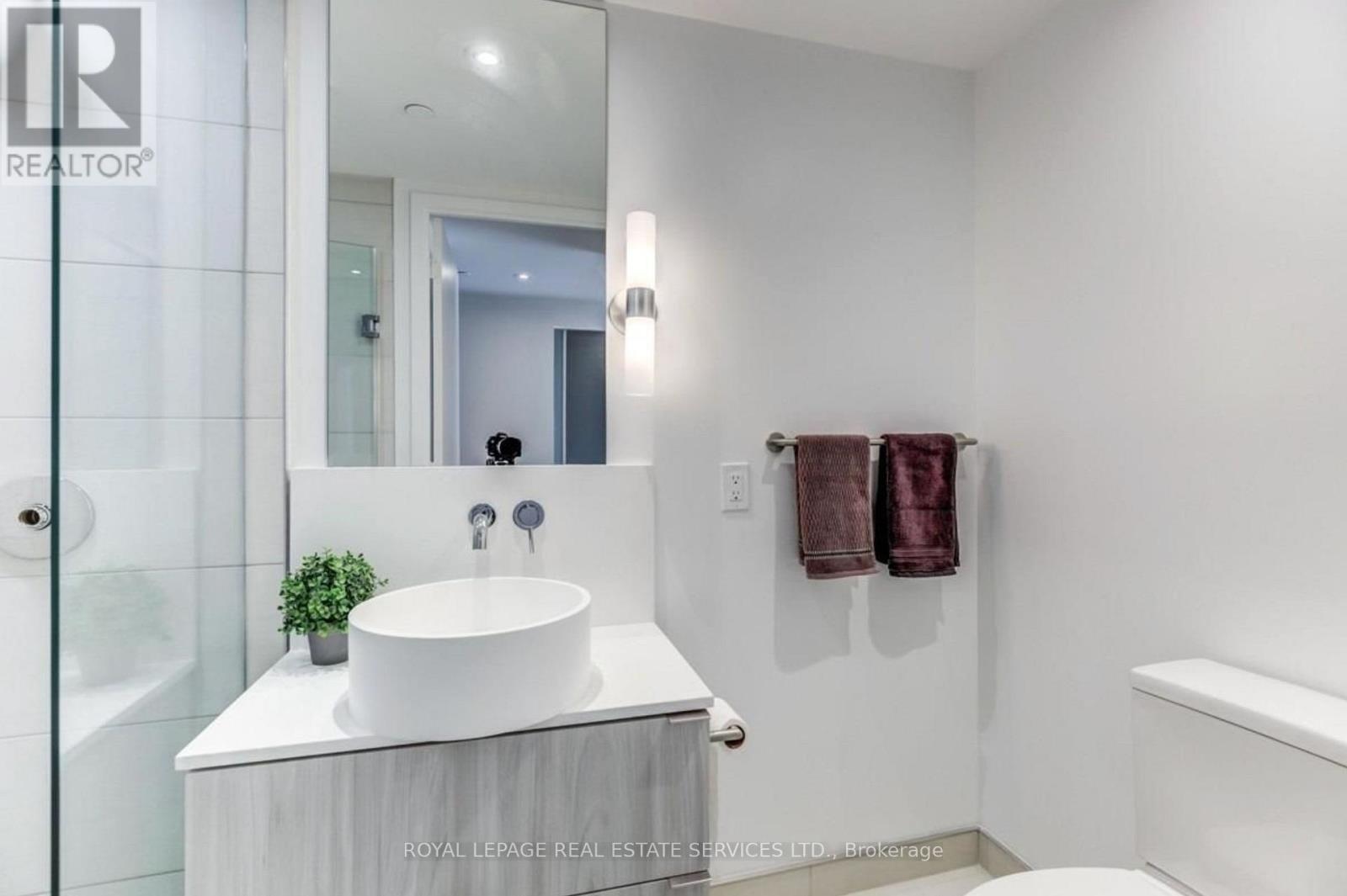 1013 - 161 Roehampton Avenue, Toronto, Ontario  M4P 0C8 - Photo 16 - C12511602