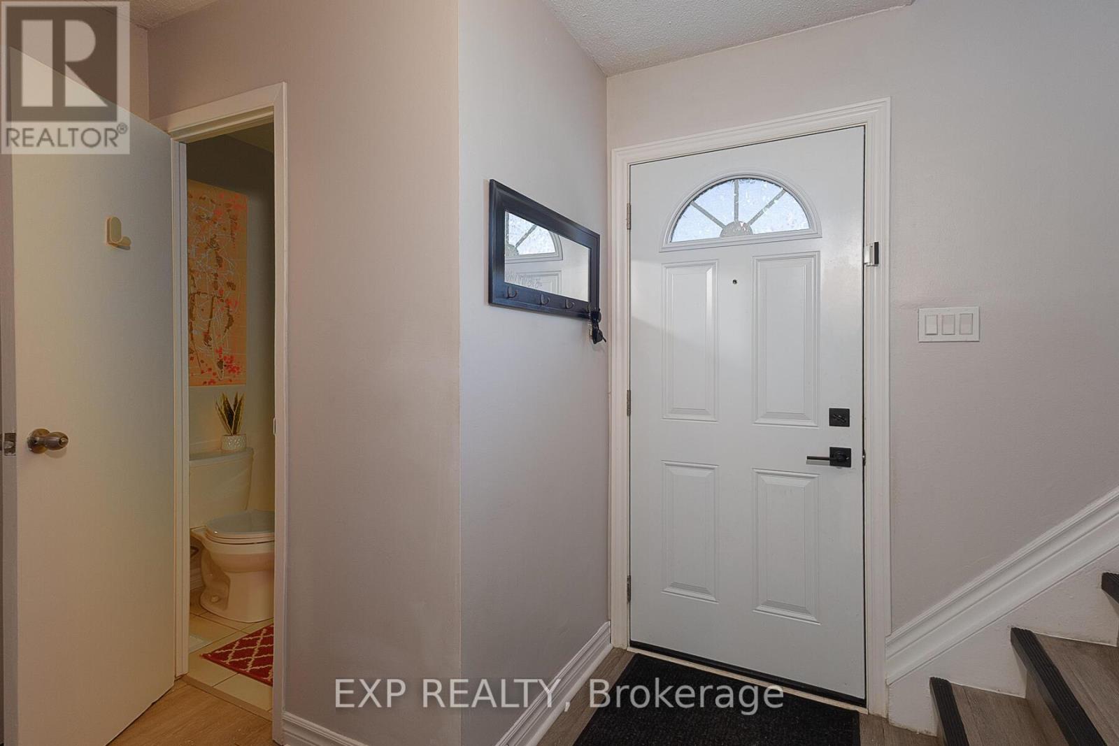0 - 881 Southdale Road E, London South, Ontario  N6E 1V7 - Photo 2 - X12511730