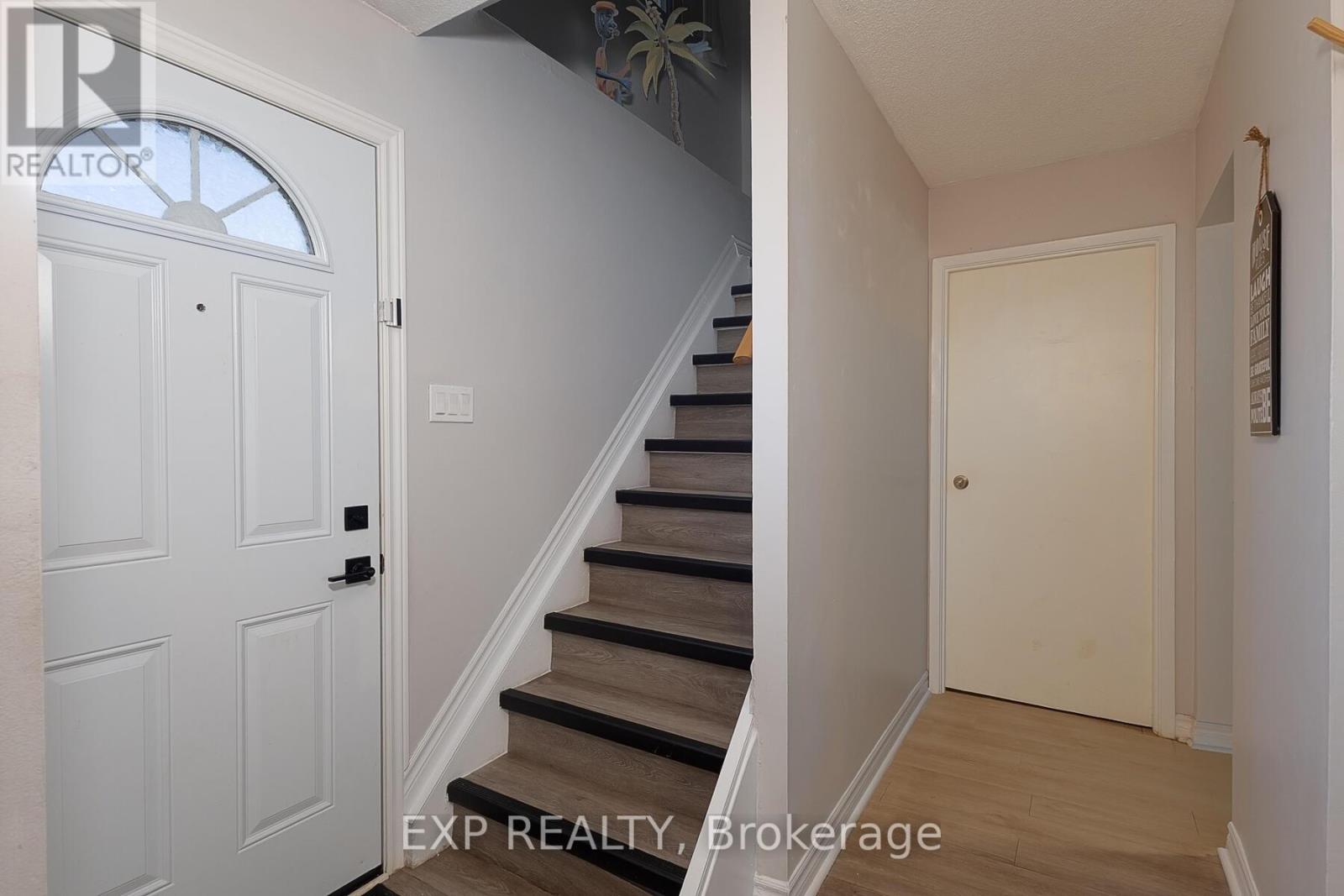 0 - 881 Southdale Road E, London South, Ontario  N6E 1V7 - Photo 3 - X12511730