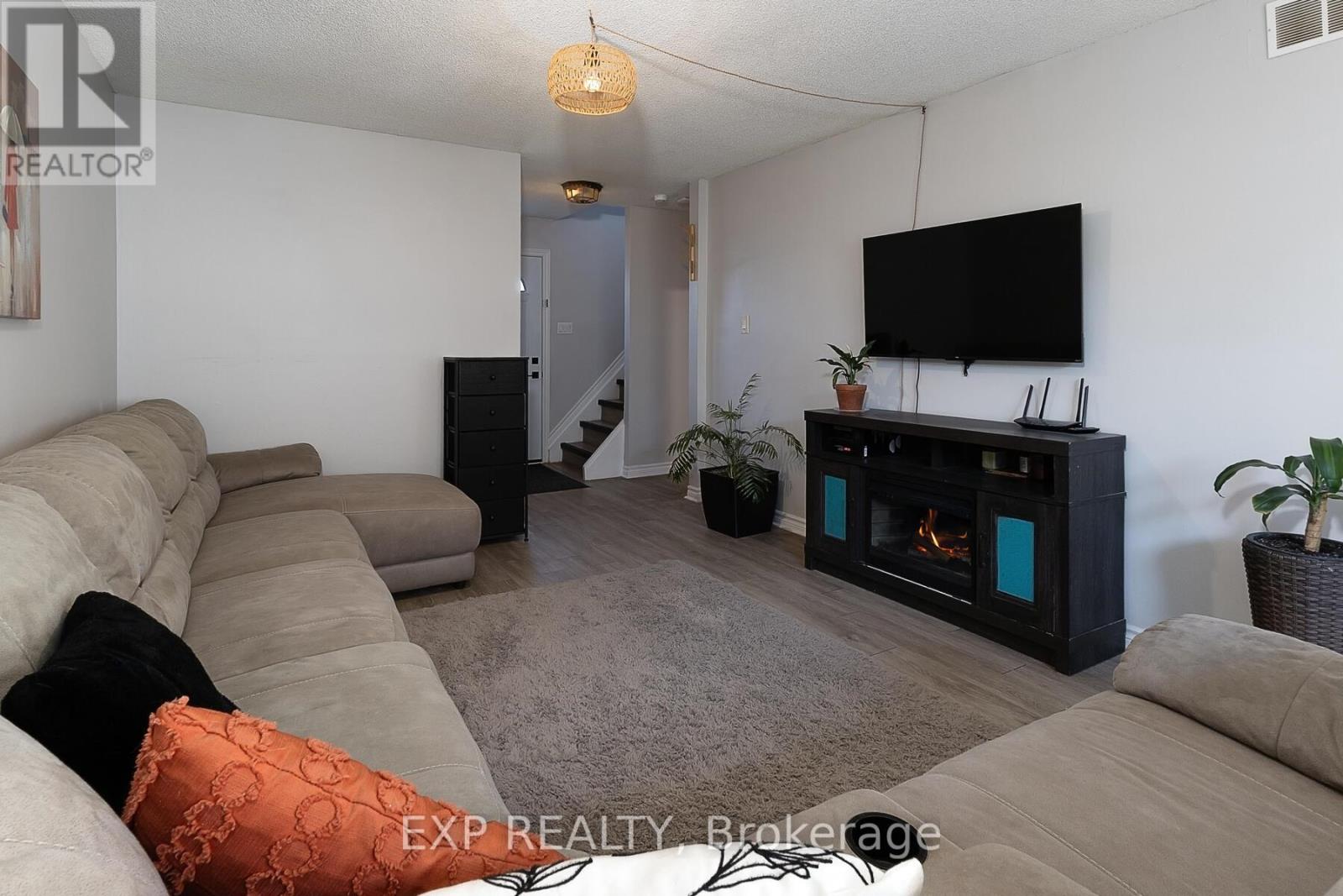 0 - 881 Southdale Road E, London South, Ontario  N6E 1V7 - Photo 4 - X12511730