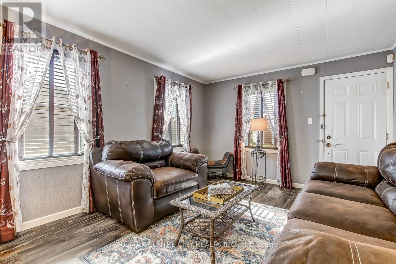 145 Hughes Street, St. Thomas, Ontario  N5P 2Z4 - Photo 4 - X12511732