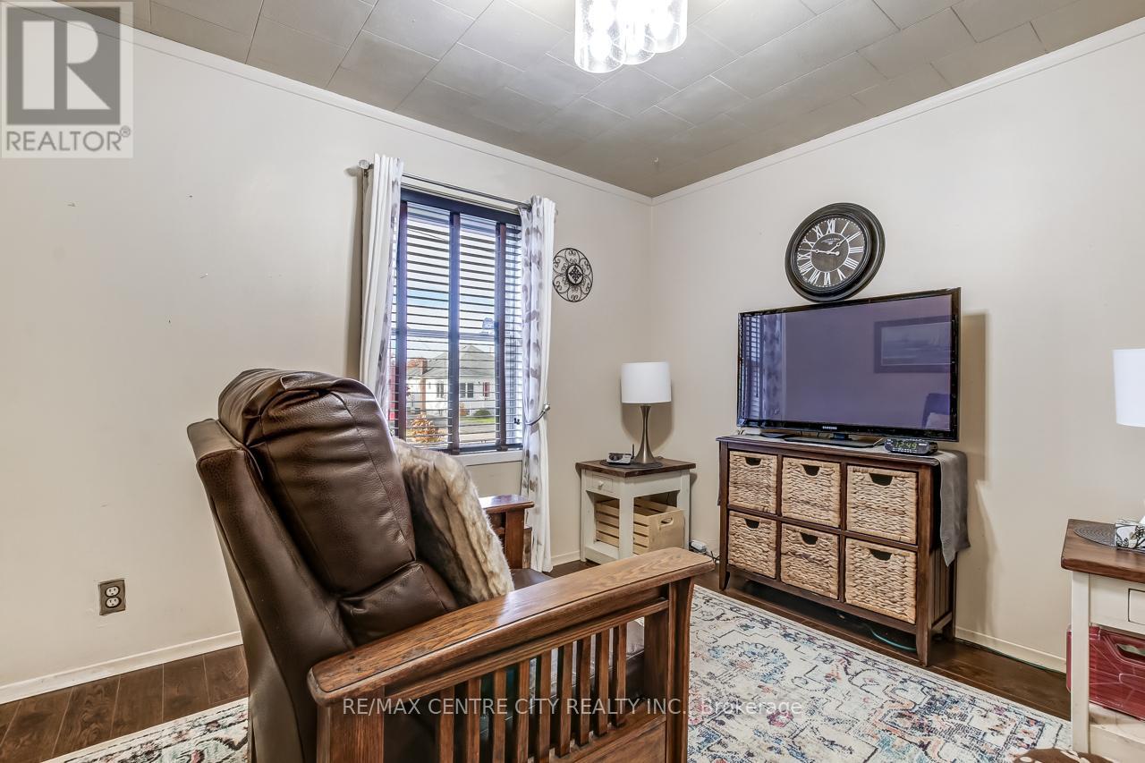 145 Hughes Street, St. Thomas, Ontario  N5P 2Z4 - Photo 7 - X12511732