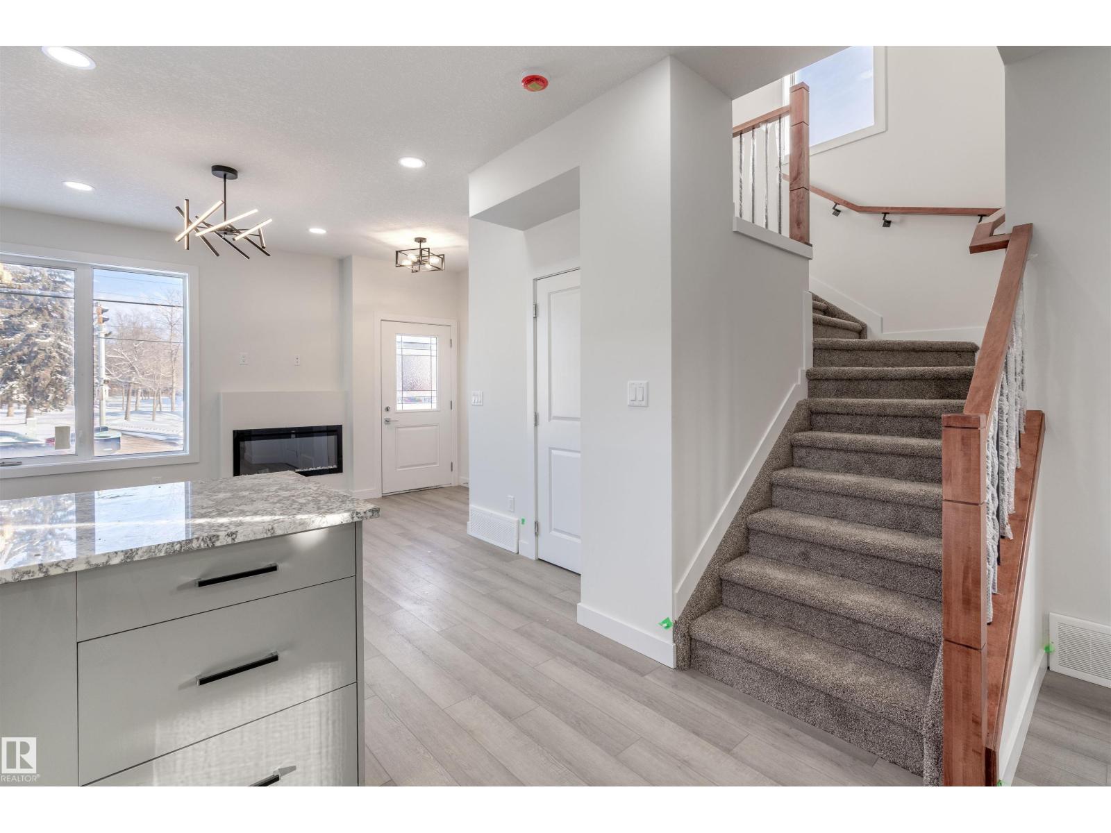 10446 142 St Nw, Edmonton, Alberta  T5N 2P2 - Photo 8 - E4464755