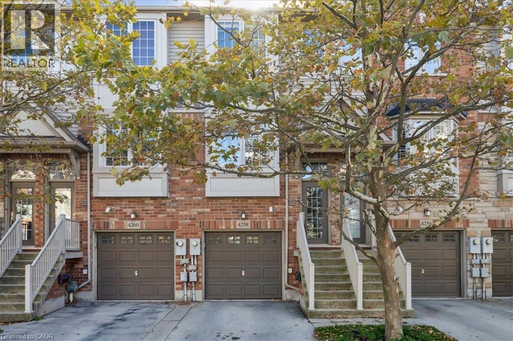 4258 Ingram Common, Burlington, Ontario L7L 0C4 - Photo 3 - 40776053