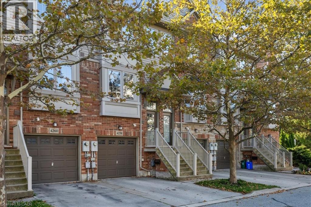 4258 Ingram Common, Burlington, Ontario L7L 0C4 - Photo 2 - 40776053