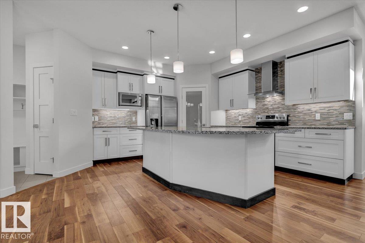 7142 MAY CR NW, Edmonton, Alberta