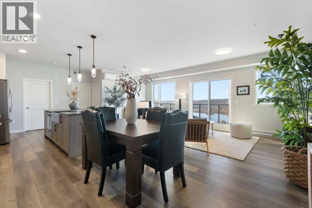 Property at 1409, 42 Cranbrook Gardens SE image 3