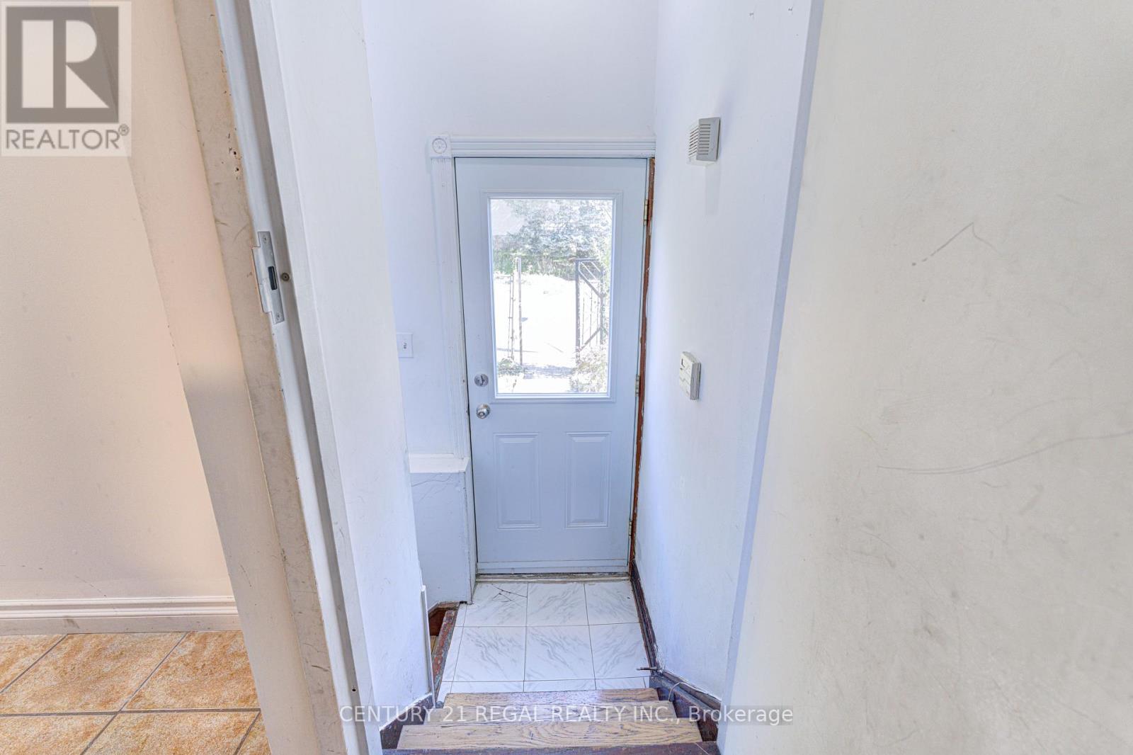 39 Butterworth Avenue, Toronto, Ontario  M1L 1H2 - Photo 14 - E12511340