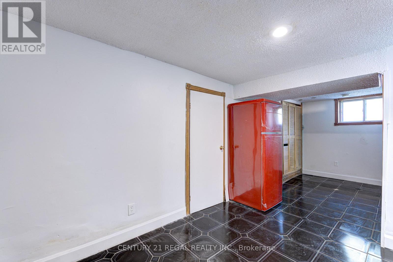 39 Butterworth Avenue, Toronto, Ontario  M1L 1H2 - Photo 16 - E12511340
