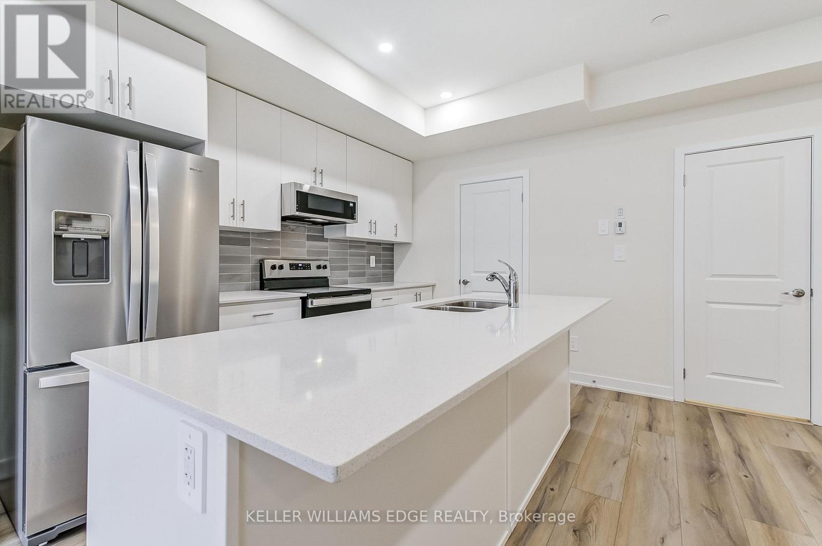 202 - 755 Omega Drive, Pickering, Ontario  L1V 0H1 - Photo 3 - E12511520