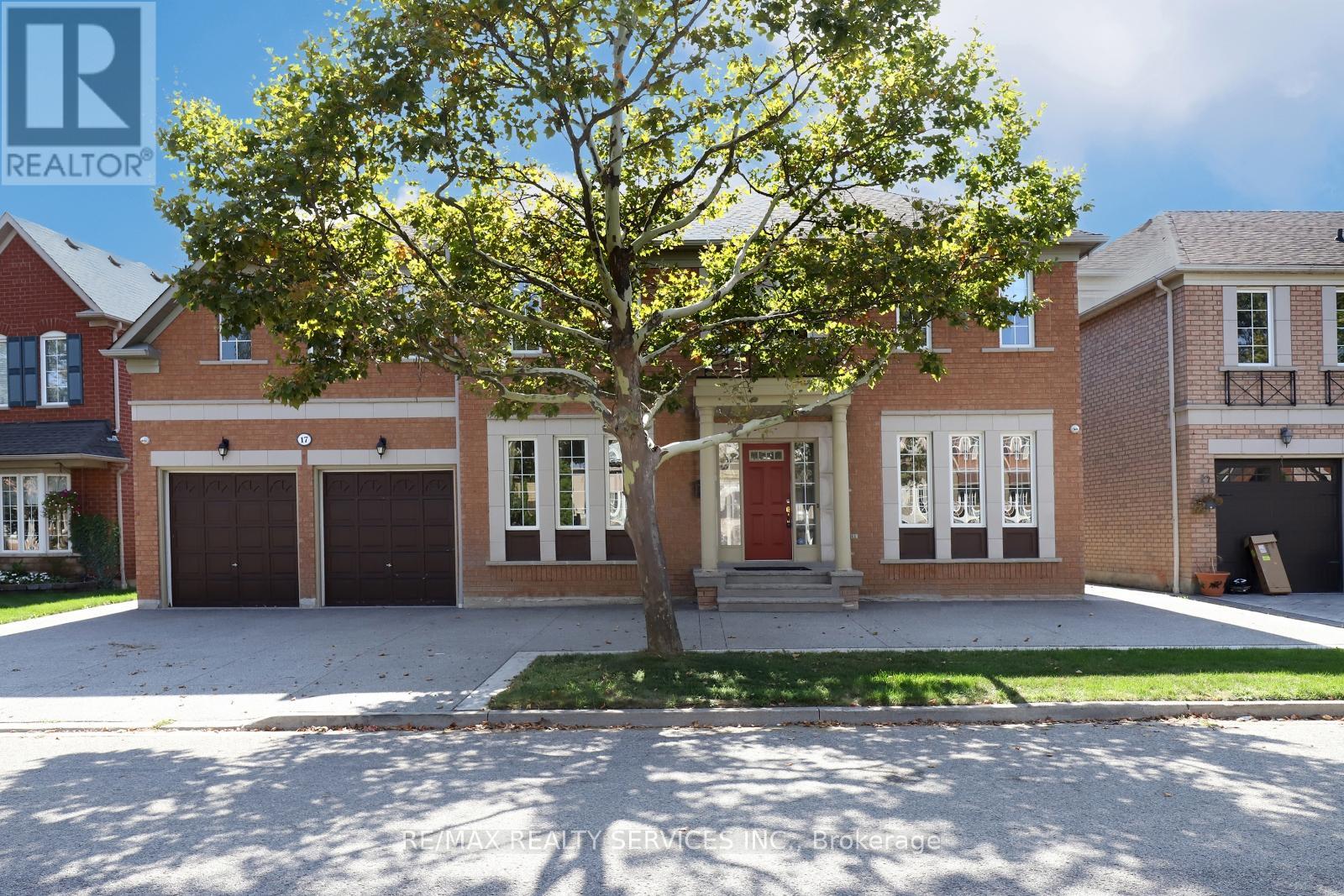 17 BALLANTYNE DRIVE, Ajax, Ontario