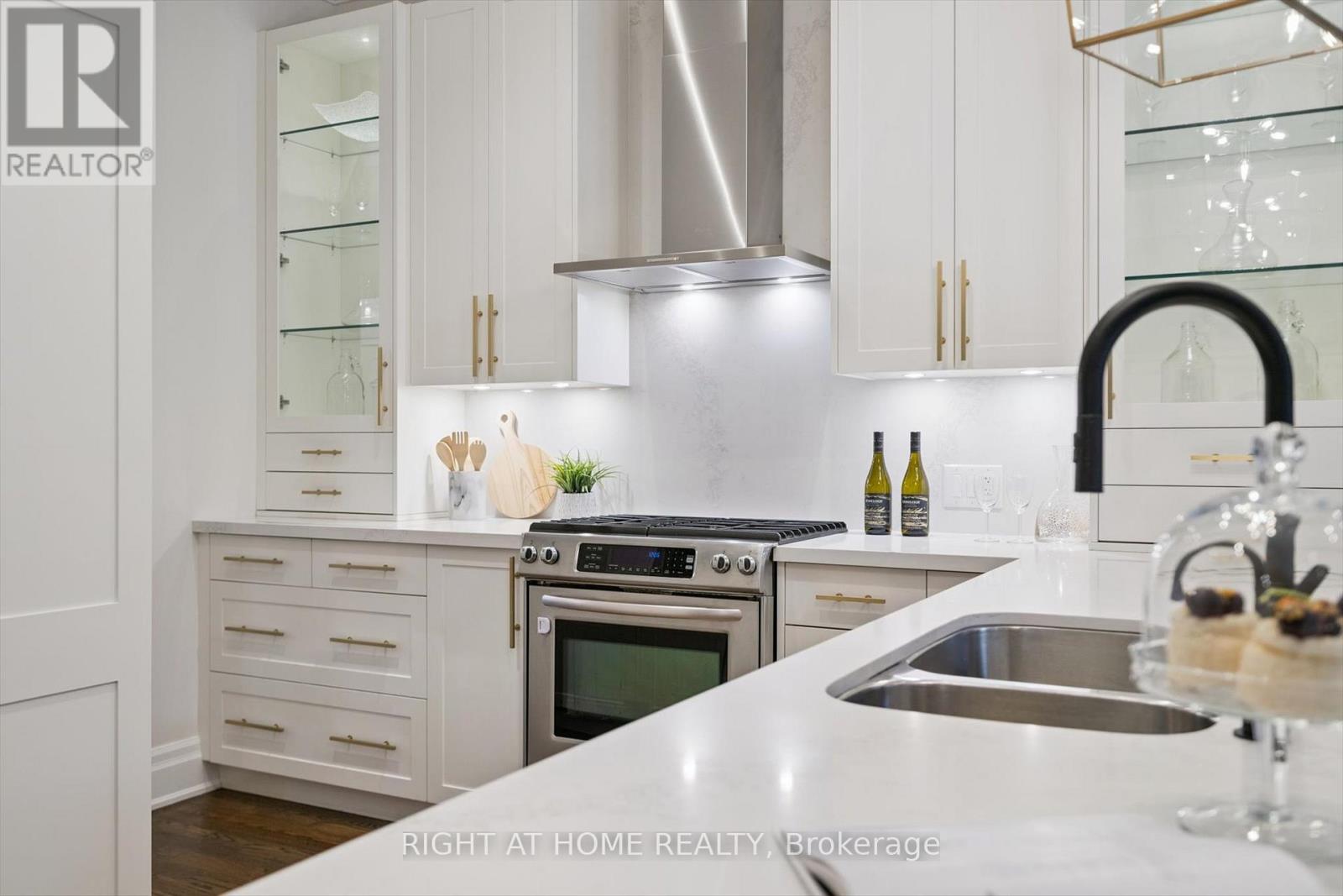 64 Wheeler Avenue, Toronto, Ontario  M4L 3V2 - Photo 16 - E12511624