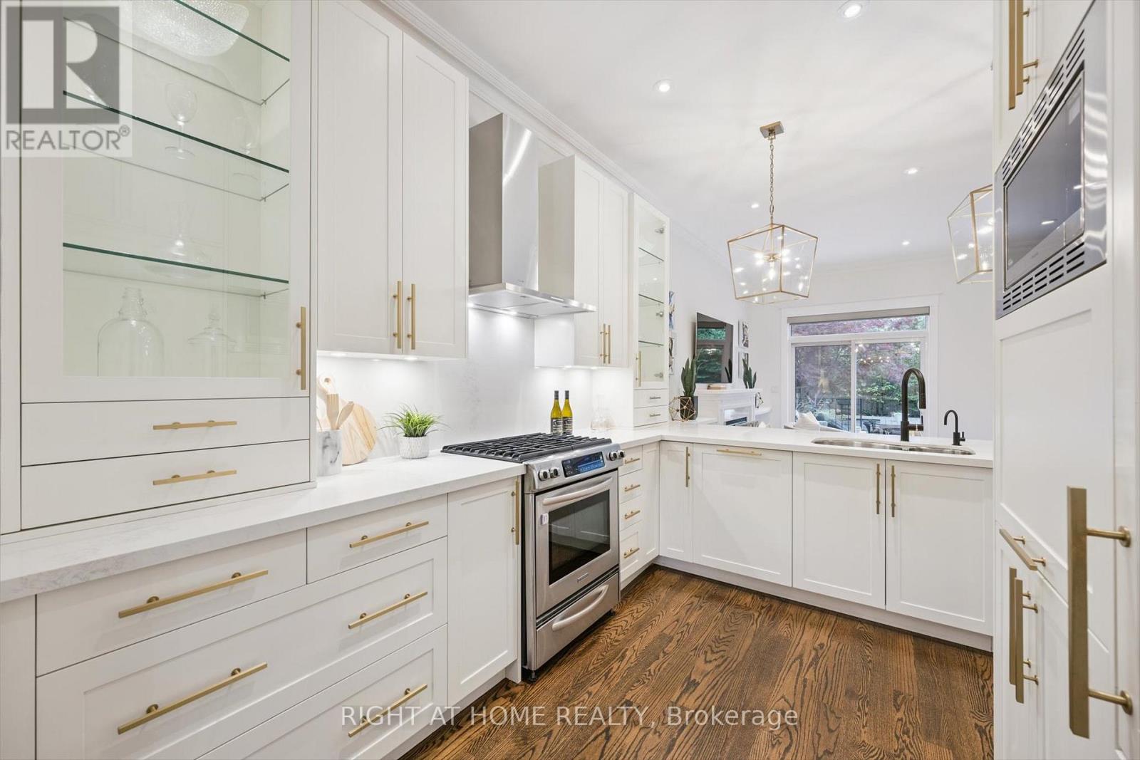 64 Wheeler Avenue, Toronto, Ontario  M4L 3V2 - Photo 18 - E12511624