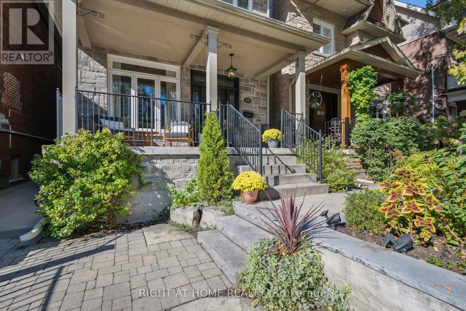 64 Wheeler Avenue, Toronto, Ontario  M4L 3V2 - Photo 2 - E12511624