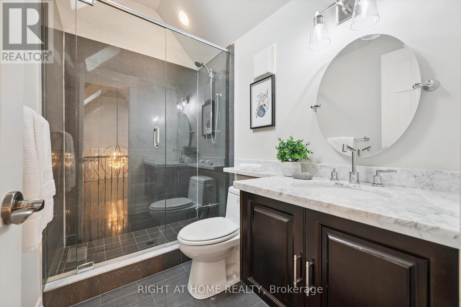 64 Wheeler Avenue, Toronto, Ontario  M4L 3V2 - Photo 36 - E12511624