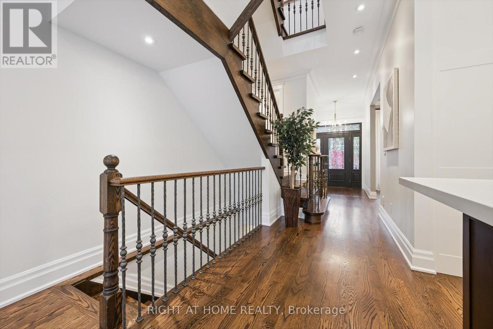 64 Wheeler Avenue, Toronto, Ontario  M4L 3V2 - Photo 5 - E12511624