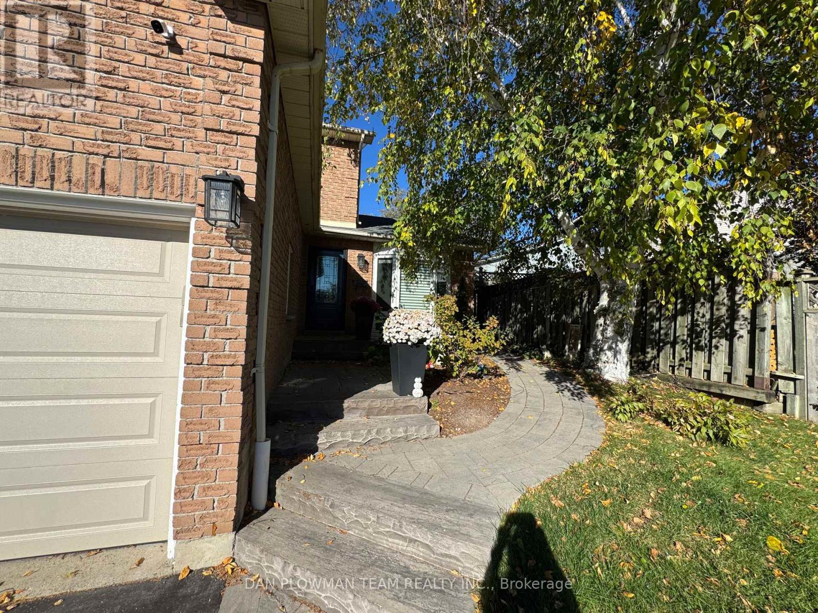 37 Wood Drive, Whitby, Ontario  L1N 8H7 - Photo 2 - E12511656