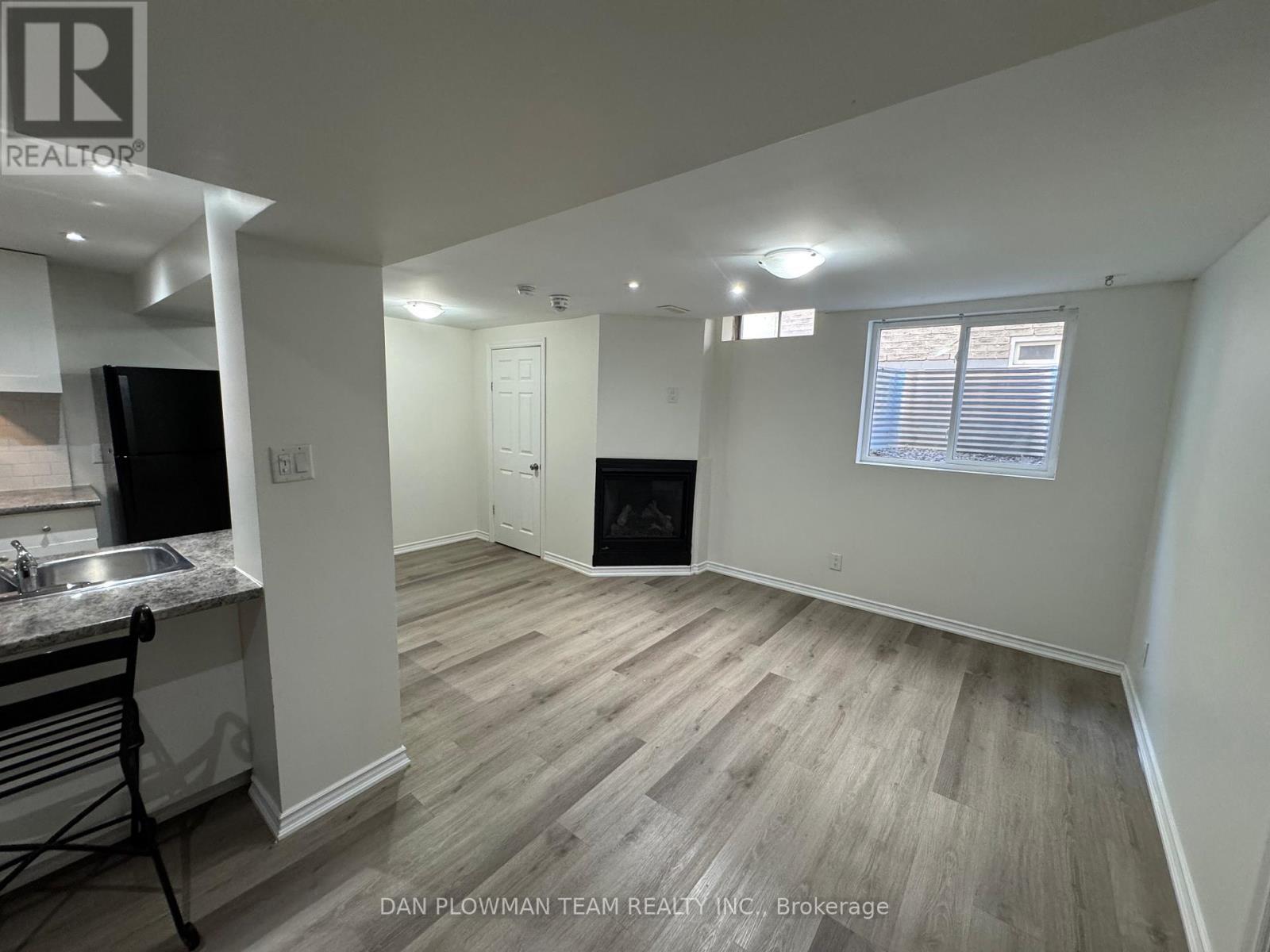 37 Wood Drive, Whitby, Ontario  L1N 8H7 - Photo 5 - E12511656